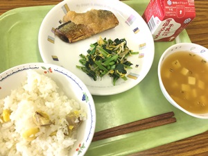 今日の給食 港区立青南小学校